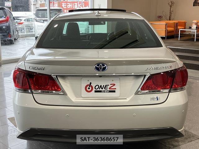 Toyota CROWN SEDAN 2015-08 8207052-12