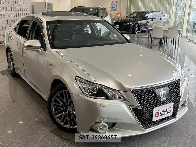 Toyota CROWN SEDAN 2015-08 8207052-13