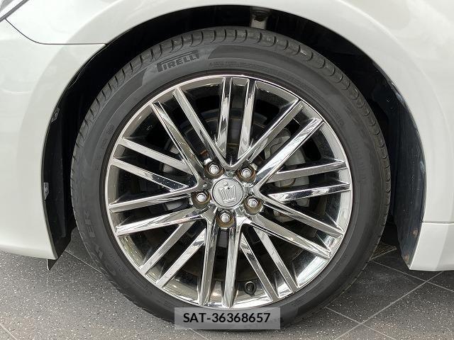 Toyota CROWN SEDAN 2015-08 8207052-19