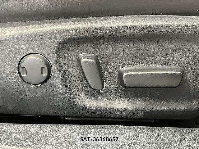Toyota CROWN SEDAN 2015-08 8207052-28