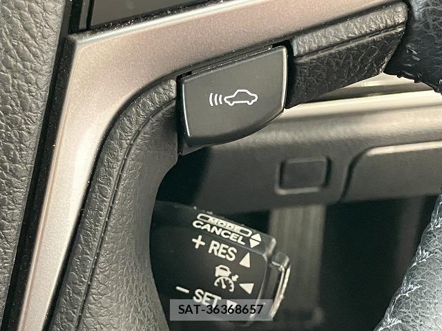 Toyota CROWN SEDAN 2015-08 8207052-5