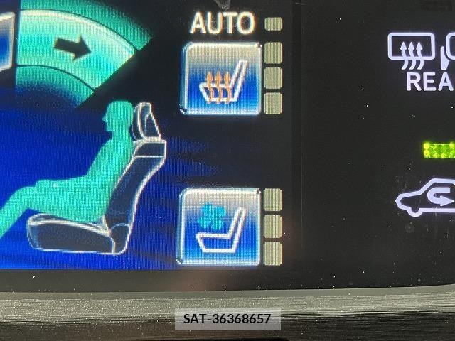 Toyota CROWN SEDAN 2015-08 8207052-6