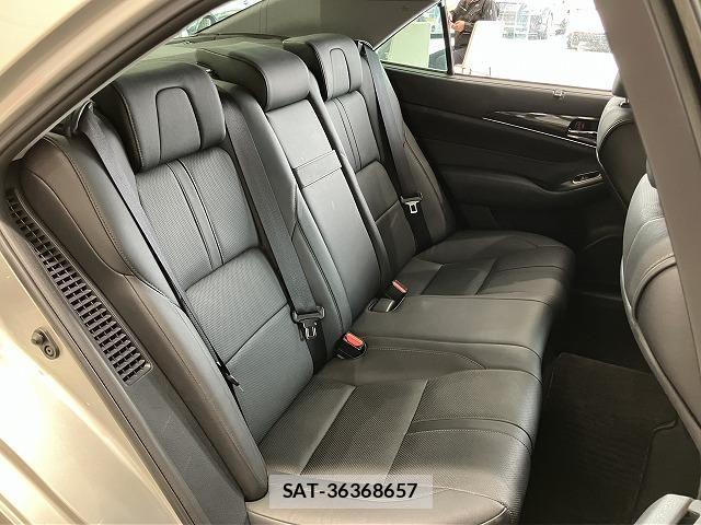 Toyota CROWN SEDAN 2015-08 8207052-8