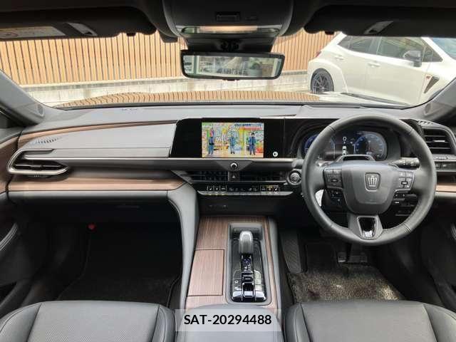 Toyota CROWN SEDAN 2024-03 8207024-1