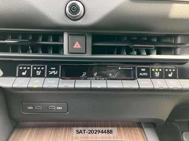 Toyota CROWN SEDAN 2024-03 8207024-25