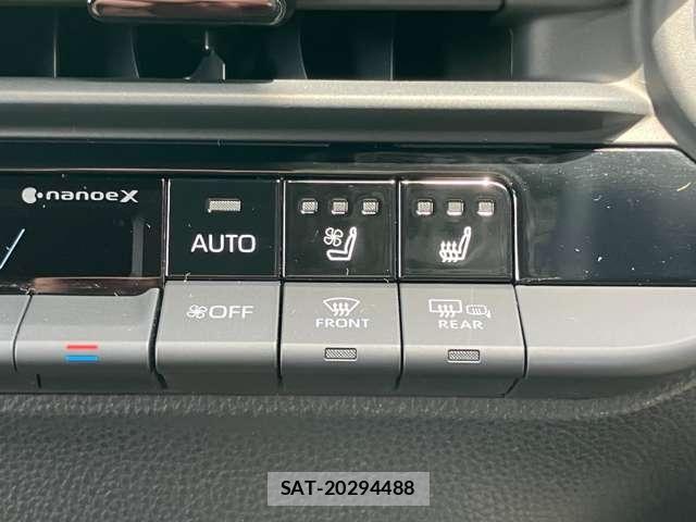 Toyota CROWN SEDAN 2024-03 8207024-26