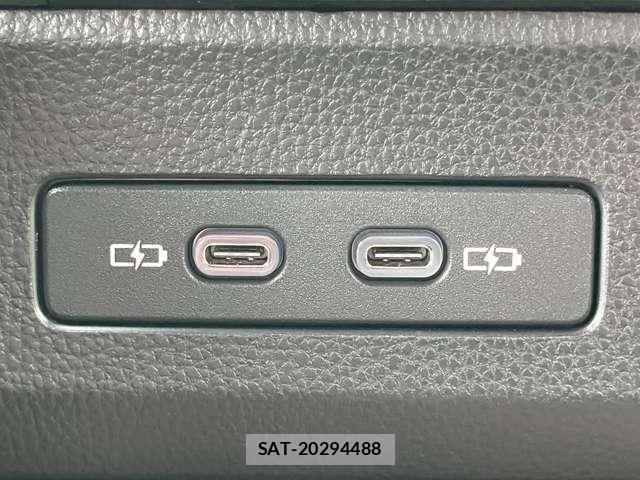 Toyota CROWN SEDAN 2024-03 8207024-27