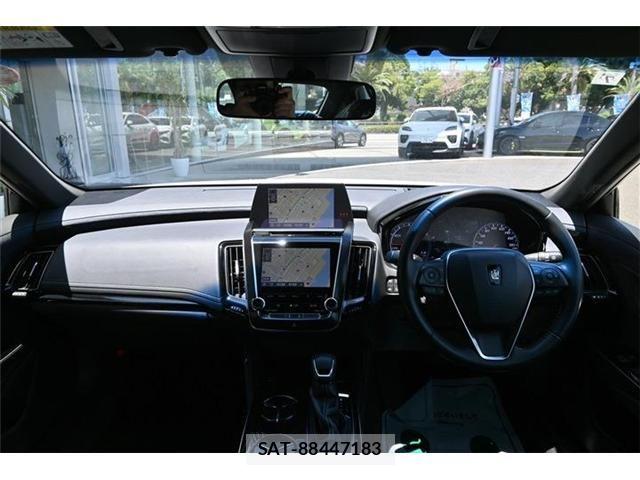 Toyota CROWN SEDAN 2019-07 8207050-9