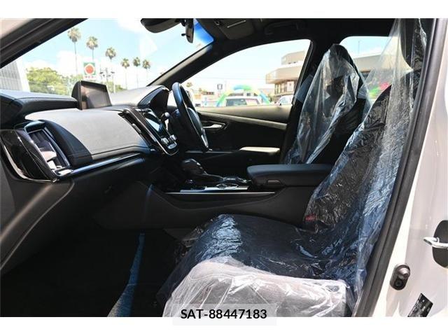 Toyota CROWN SEDAN 2019-07 8207050-12