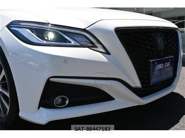 Toyota CROWN SEDAN 2019-07 8207050-16