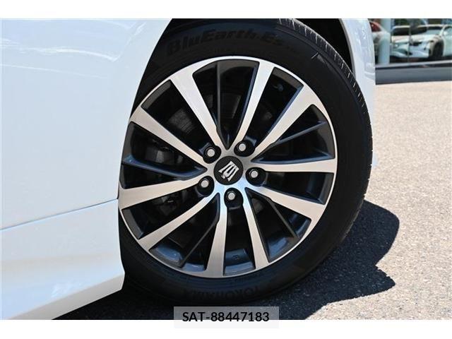 Toyota CROWN SEDAN 2019-07 8207050-17