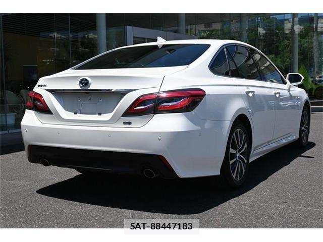 Toyota CROWN SEDAN 2019-07 8207050-4