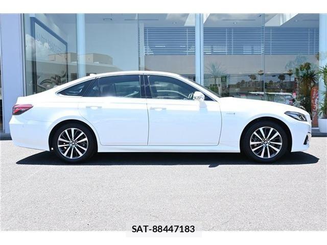 Toyota CROWN SEDAN 2019-07 8207050-5