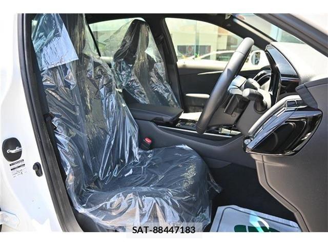 Toyota CROWN SEDAN 2019-07 8207050-8