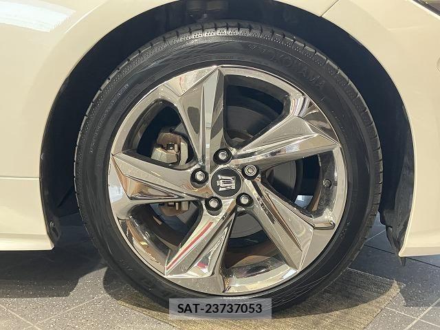 Toyota CROWN SEDAN 2019-05 8207036-18