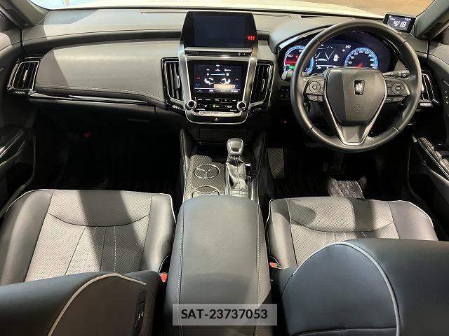 Toyota CROWN SEDAN 2019-05 8207036-1