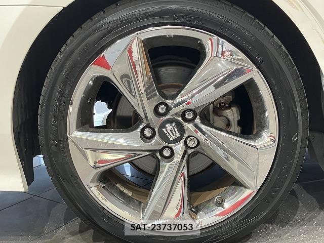 Toyota CROWN SEDAN 2019-05 8207036-19