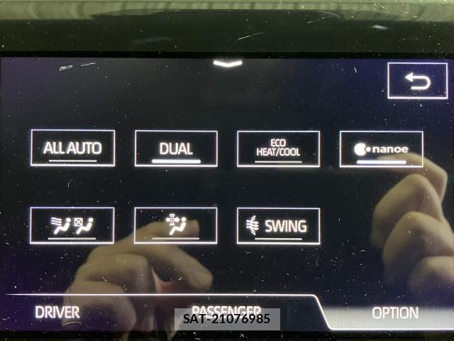 Toyota CROWN SEDAN 2021-01 8207037-15