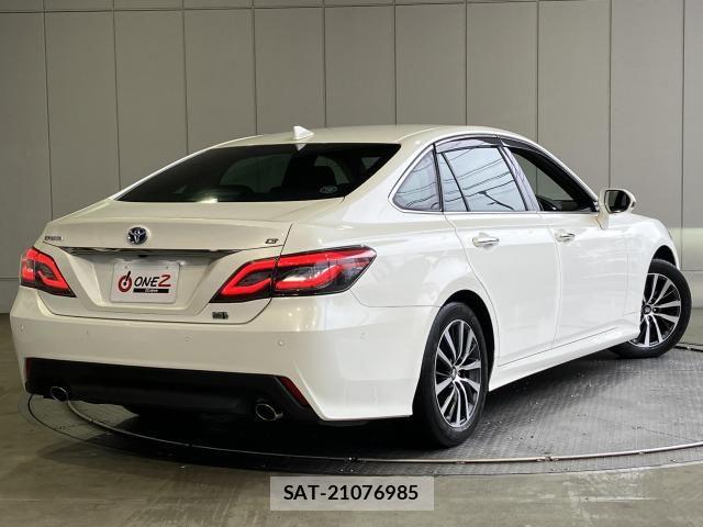 Toyota CROWN SEDAN 2021-01 8207037-1