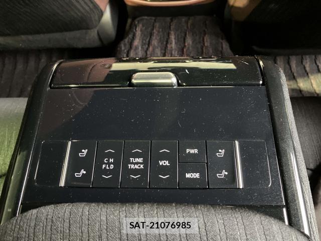 Toyota CROWN SEDAN 2021-01 8207037-19