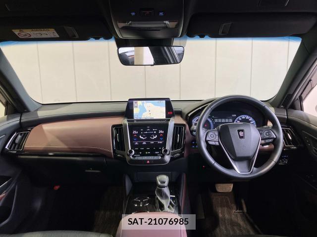 Toyota CROWN SEDAN 2021-01 8207037-4