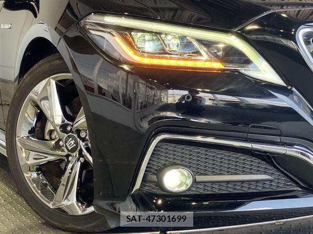 Toyota CROWN SEDAN 2018-09 8207031-2
