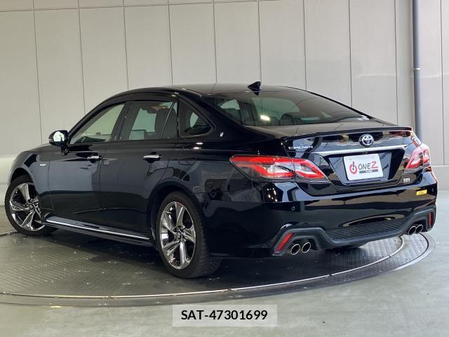 Toyota CROWN SEDAN 2018-09 8207031-29