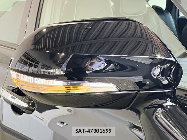 Toyota CROWN SEDAN 2018-09 8207031-3