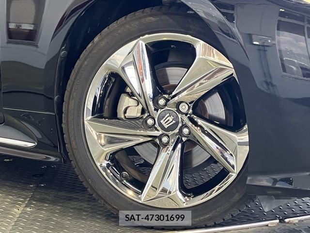 Toyota CROWN SEDAN 2018-09 8207031-4