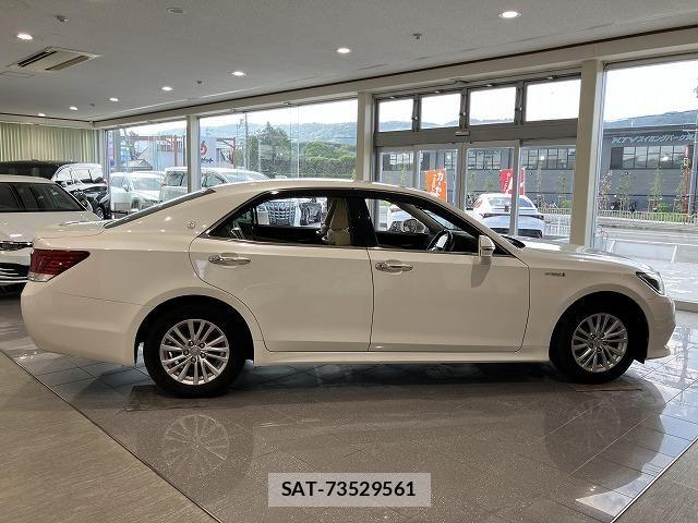 Toyota CROWN SEDAN 2016-01 8207057-13
