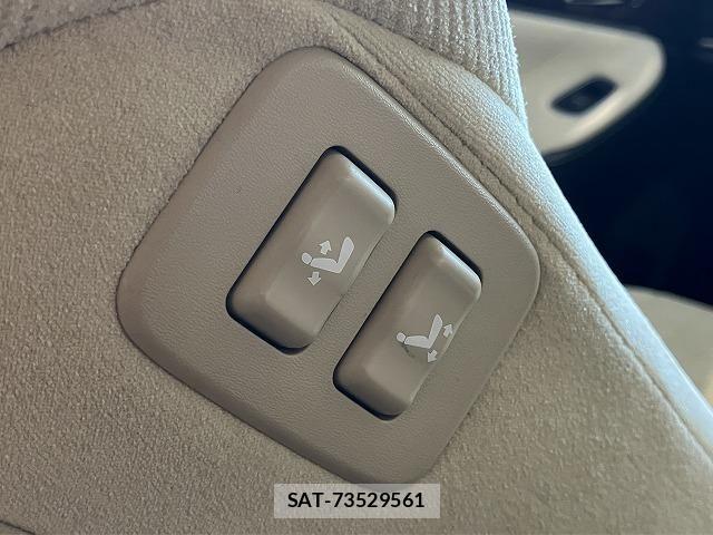 Toyota CROWN SEDAN 2016-01 8207057-5