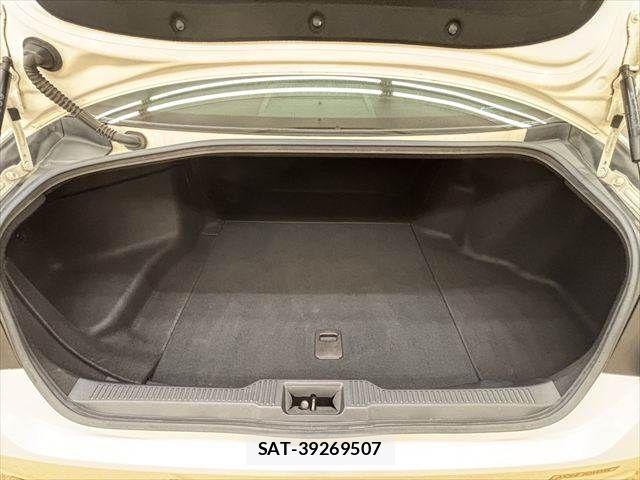 Toyota CROWN SEDAN 2018-08 8207030-9