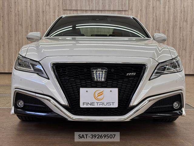Toyota CROWN SEDAN 2018-08 8207030-14
