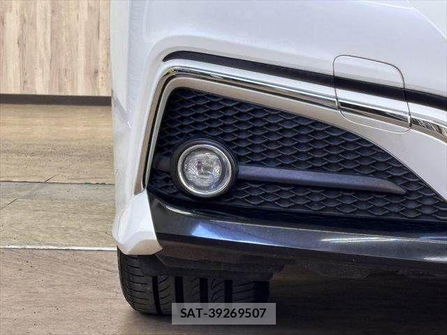Toyota CROWN SEDAN 2018-08 8207030-24
