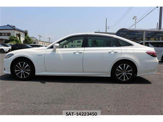 Toyota CROWN SEDAN 2018-08 8207044-10