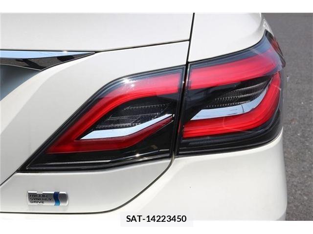 Toyota CROWN SEDAN 2018-08 8207044-12