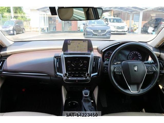 Toyota CROWN SEDAN 2018-08 8207044-16