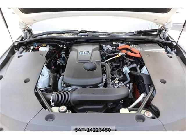 Toyota CROWN SEDAN 2018-08 8207044-19