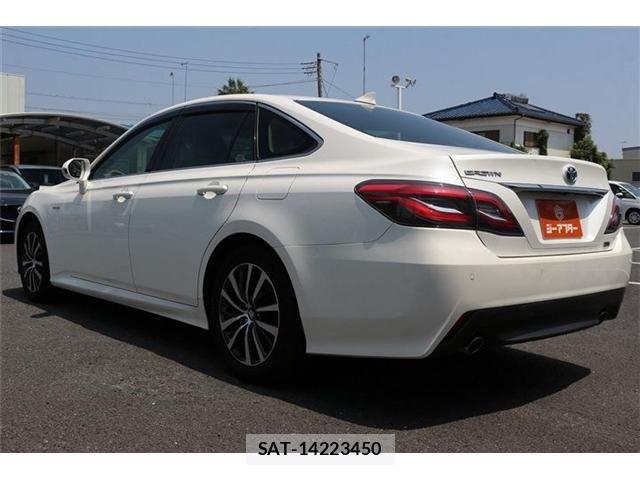Toyota CROWN SEDAN 2018-08 8207044-22