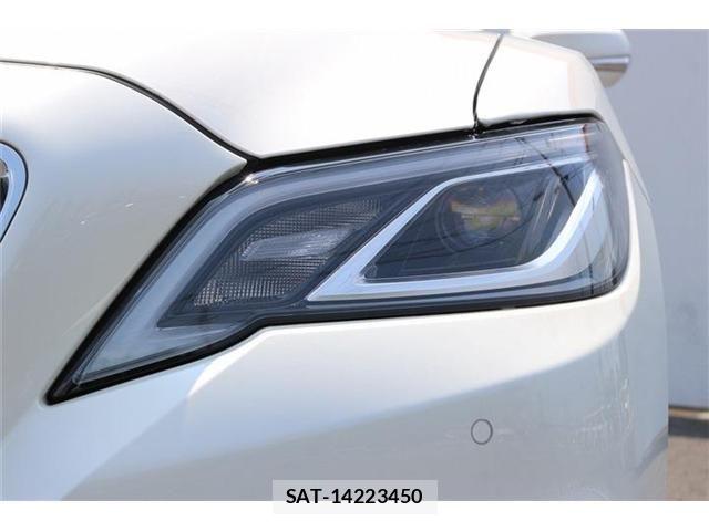 Toyota CROWN SEDAN 2018-08 8207044-24