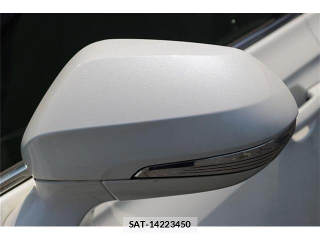 Toyota CROWN SEDAN 2018-08 8207044-28