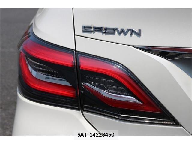 Toyota CROWN SEDAN 2018-08 8207044-29