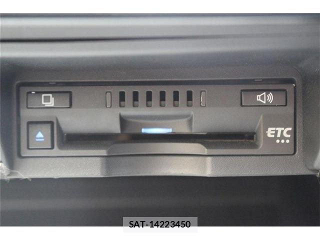 Toyota CROWN SEDAN 2018-08 8207044-4