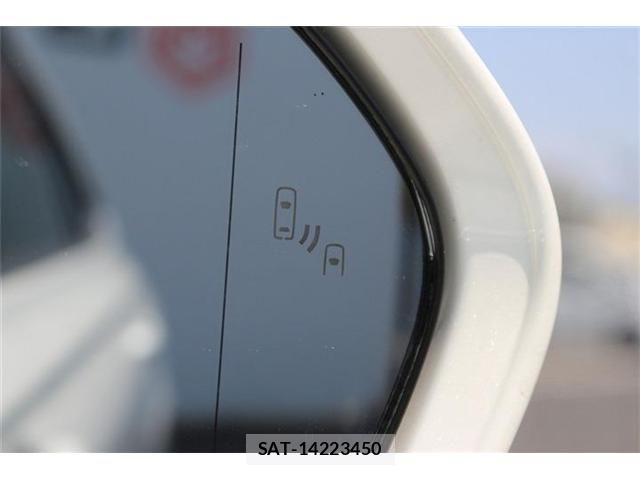 Toyota CROWN SEDAN 2018-08 8207044-6
