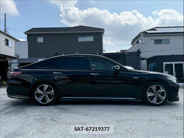 Toyota CROWN SEDAN 2018-12 8207055-7