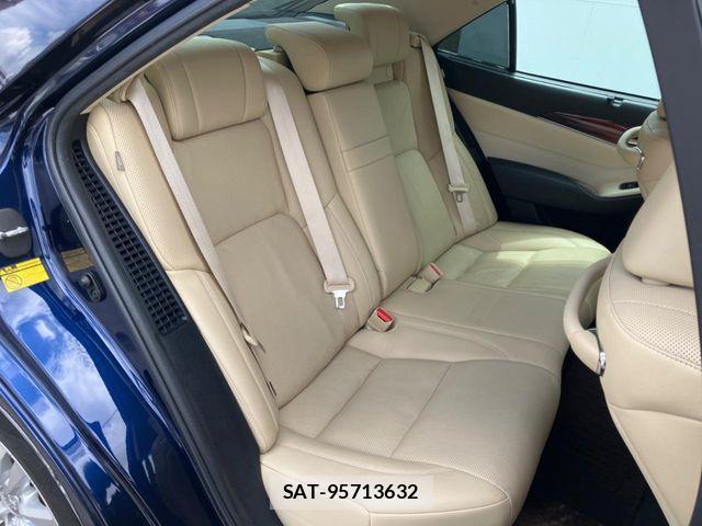 Toyota CROWN SEDAN 2013-07 8207061-10