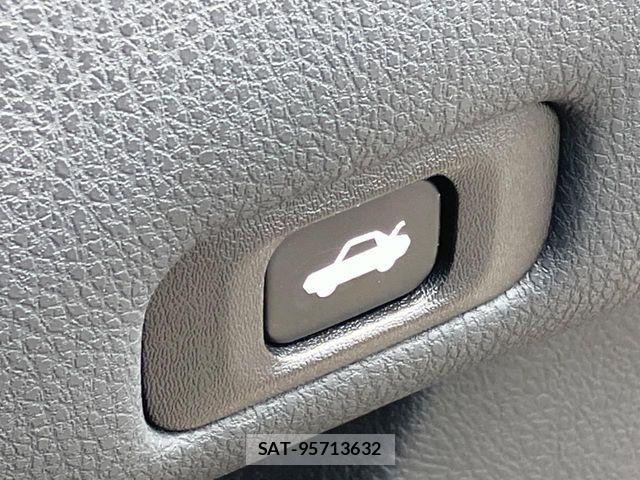 Toyota CROWN SEDAN 2013-07 8207061-12