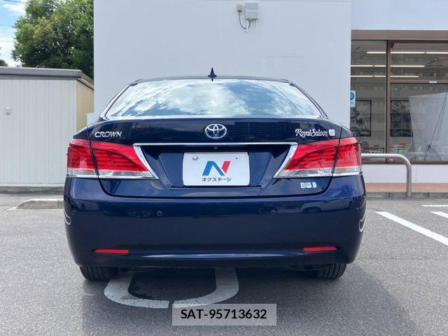 Toyota CROWN SEDAN 2013-07 8207061-16