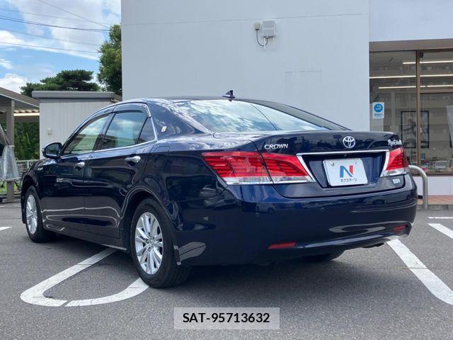 Toyota CROWN SEDAN 2013-07 8207061-18