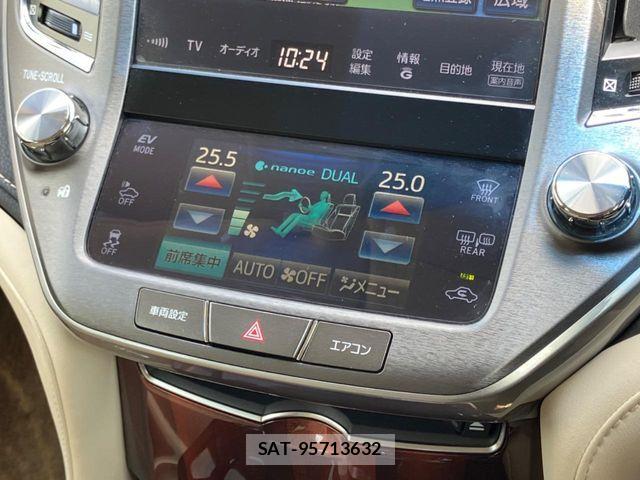 Toyota CROWN SEDAN 2013-07 8207061-6